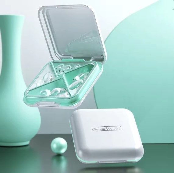 купити Таблетниця органайзер на 4 відділення із пластику глянсова 6,3&times;6,3 см
